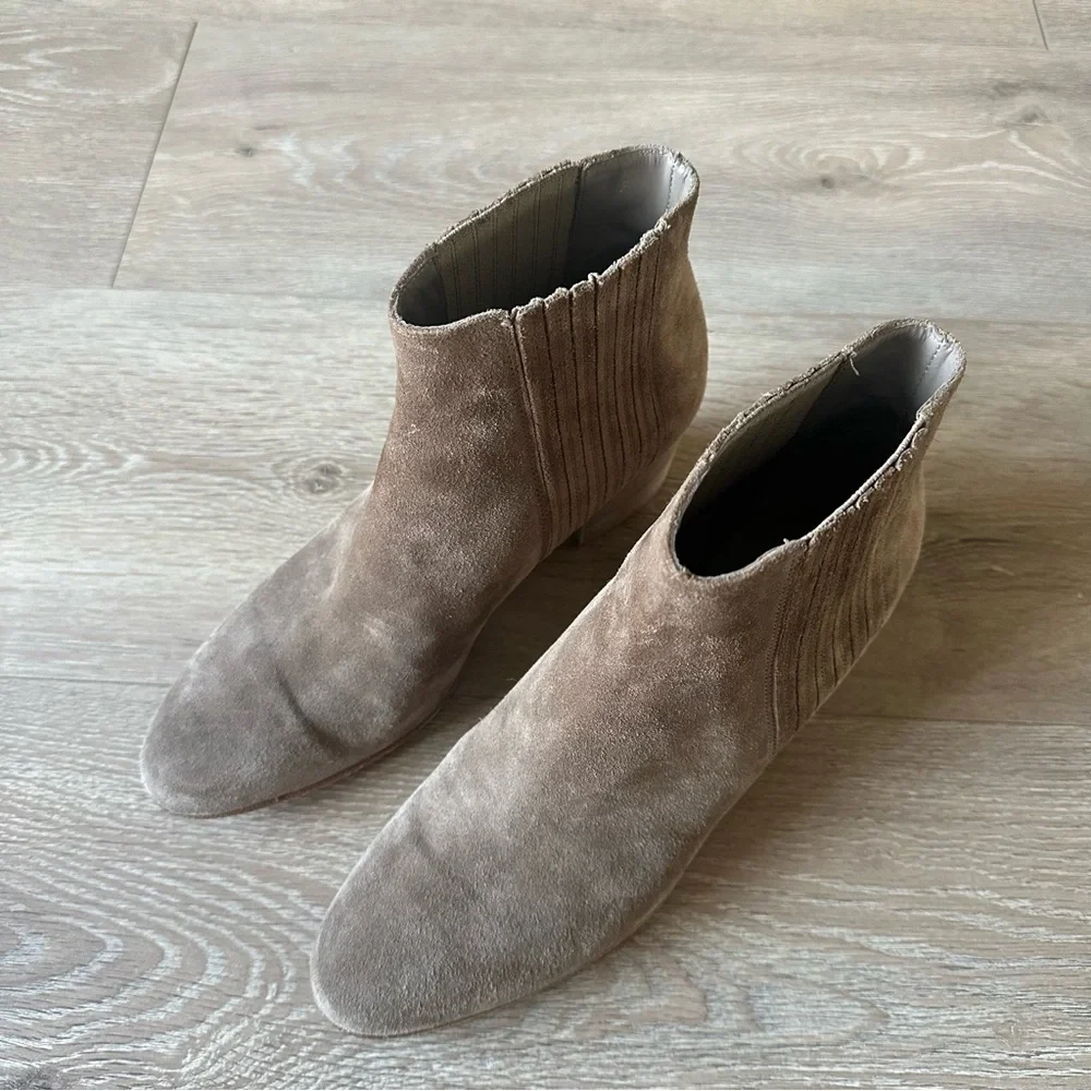 Vince Haider Suede Leather Booties Shoes Sz 8 Made In Italy